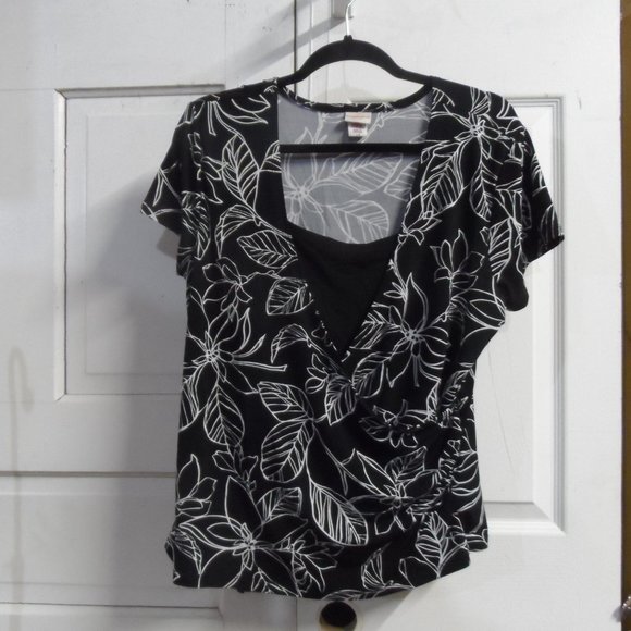 Covington Black/White Leaf Design Short Sleeve Blouse - Picture 3 of 7